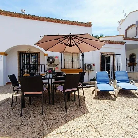 3 Bed Townhouse Overlooking Com Pool Ld314 *