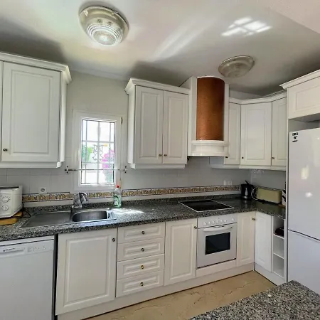펜션 3 Bed Townhouse Overlooking Com Pool Ld314 오리후엘라