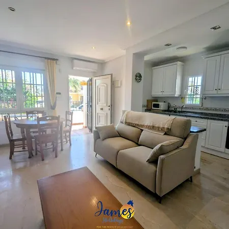 3 Bed Townhouse Overlooking Com Pool Ld314 אוריהואלה