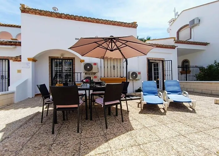 3 Bed Townhouse Overlooking Com Pool Ld314 *