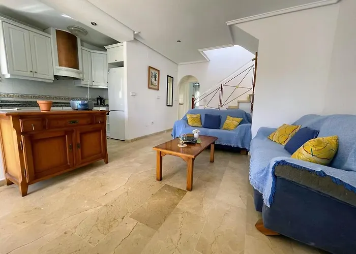 3 Bed Townhouse Overlooking Com Pool Ld314 度假居 奥里韦拉