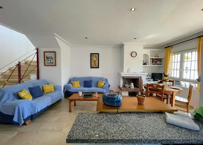 3 Bed Townhouse Overlooking Com Pool Ld314 奥里韦拉